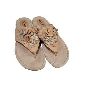 Clarks Artisan "Posey Zela" thong sandal. Size 9